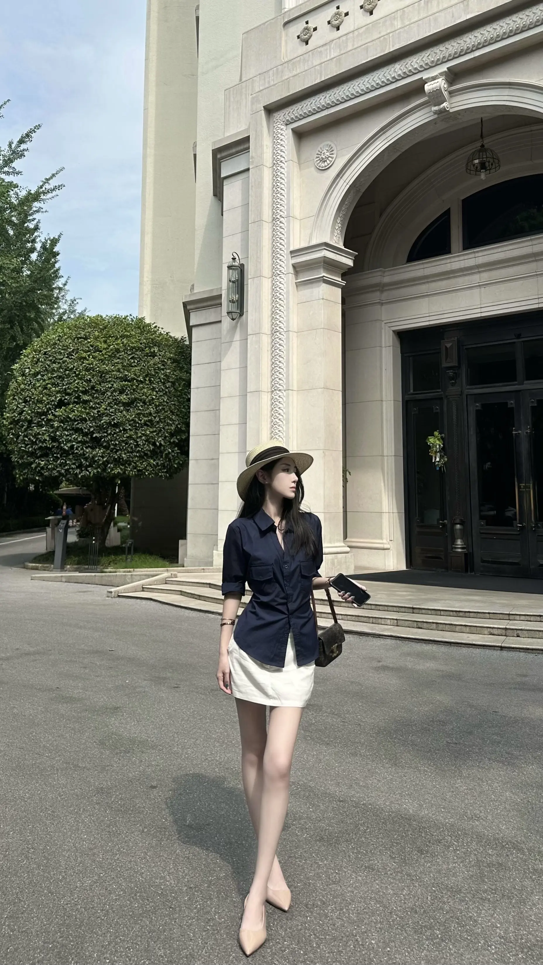 给自己立的人设是冷艳坏女人 好吧其实私下很可爱
