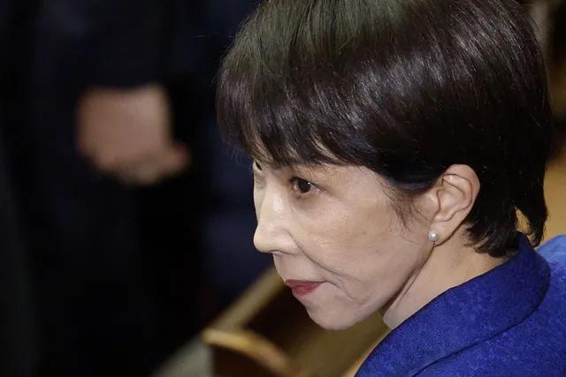 高市早苗自我方便的政治豪赌
今日，日本高市早苗宣布解散众议院，重启大选。
个人政