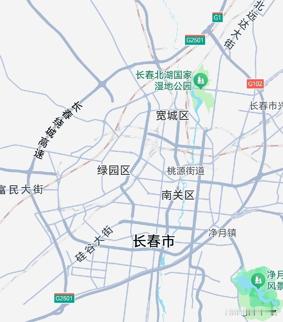 在我国东北，长春的地位有时略显尴尬。论历史它不如沈阳，论经济它不如大连，论多元化