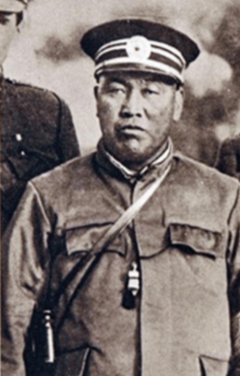 1925年，施从滨兵败被孙传芳部俘虏后，孙传芳决定立即斩决。军师杨文恺却反对，对