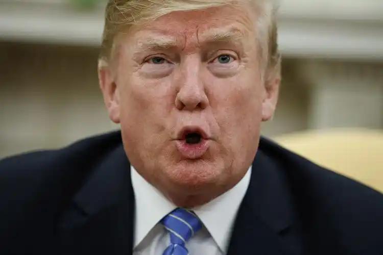 特朗普的行为就像中国民间马戏团里猴子的表演，与世界第一超级大国总统形象完全不符！