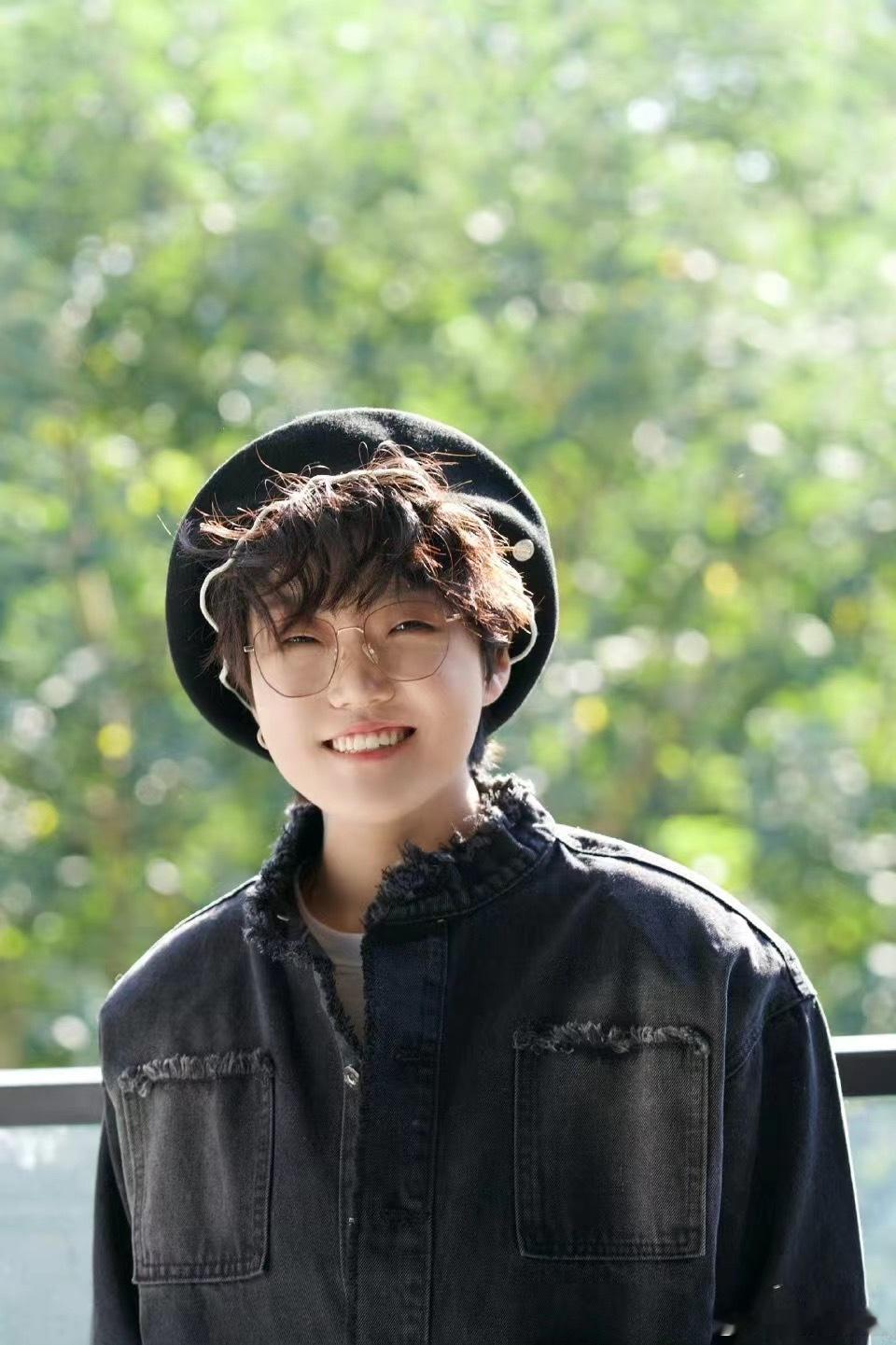 #薛之谦说王靖雯飙高音像做胃镜#薛之谦还是蛮有梗的，这一幕我笑不活了，出口就是金