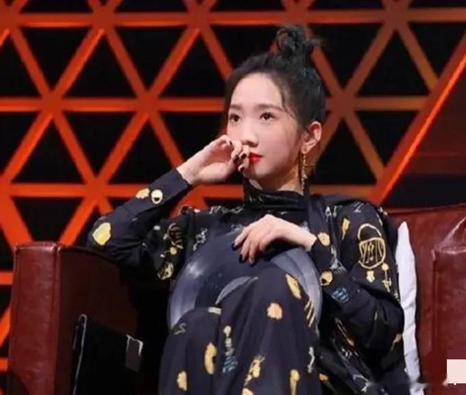 孟美岐，又一次正面回应了！7月2日，歌手孟美岐引起网友热议，起因是她旧事重提，回