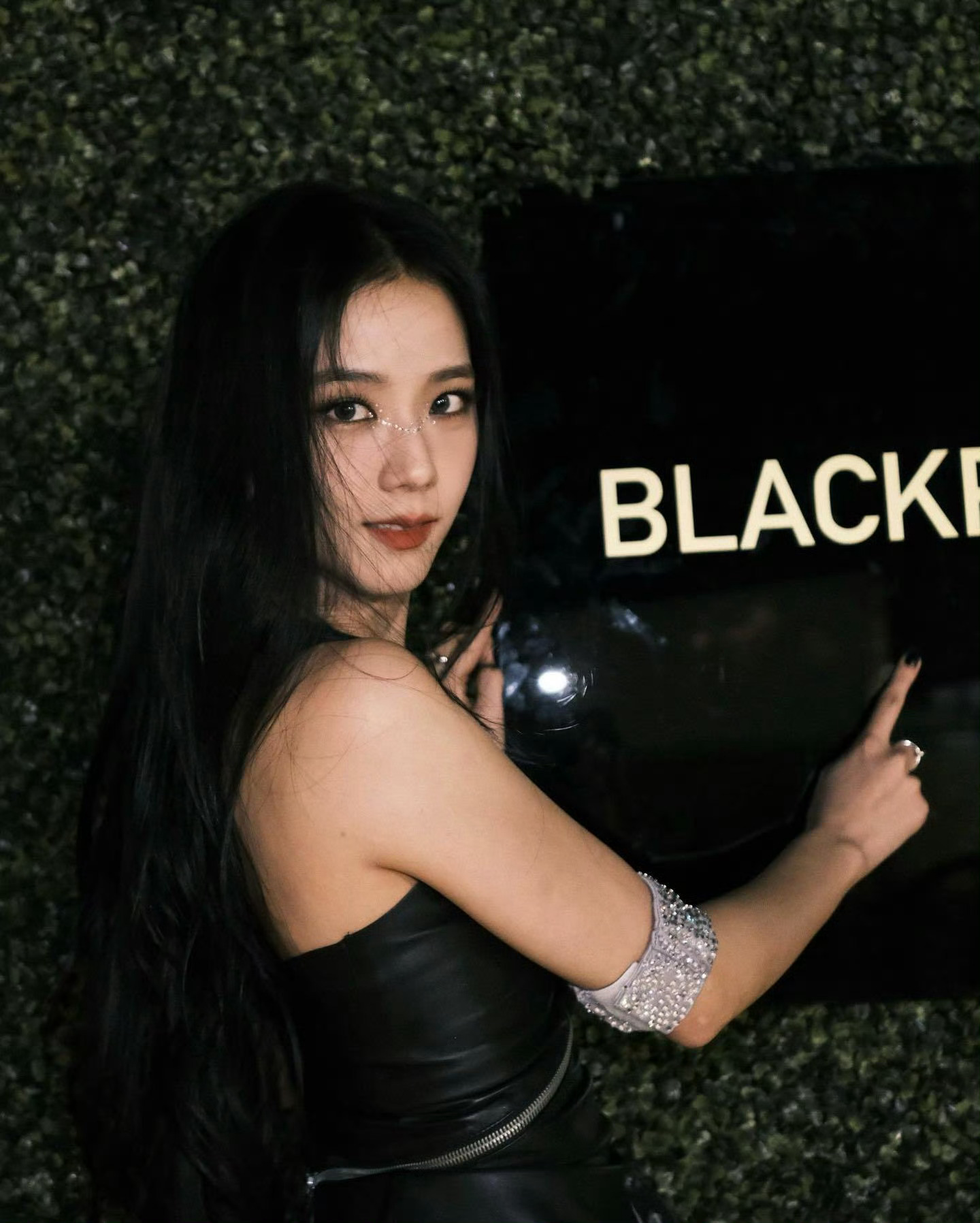 海德公园三周年💃🏻 金智秀什么时候再化一次这种鼻梁贴钻的小巧思妆容吧 