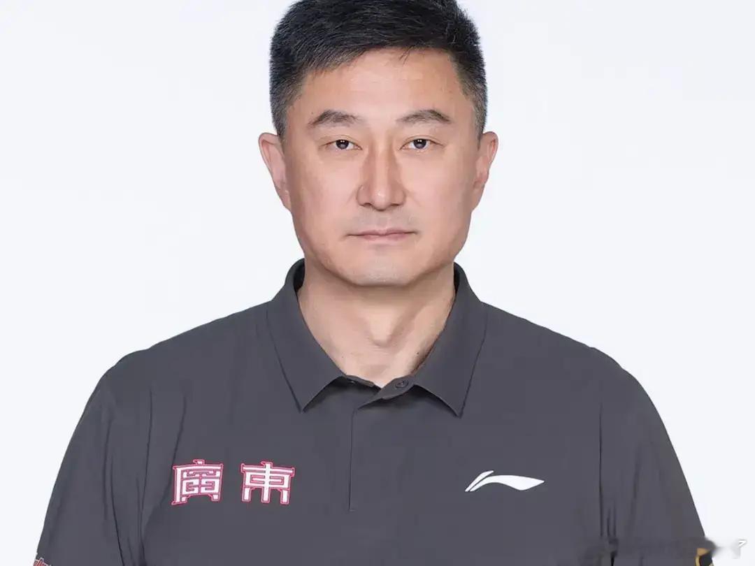 邱彪“偷师”杜锋显成效，山东跑轰撼广东；内线短板成杜锋心病，外援抉择陷两难 客场