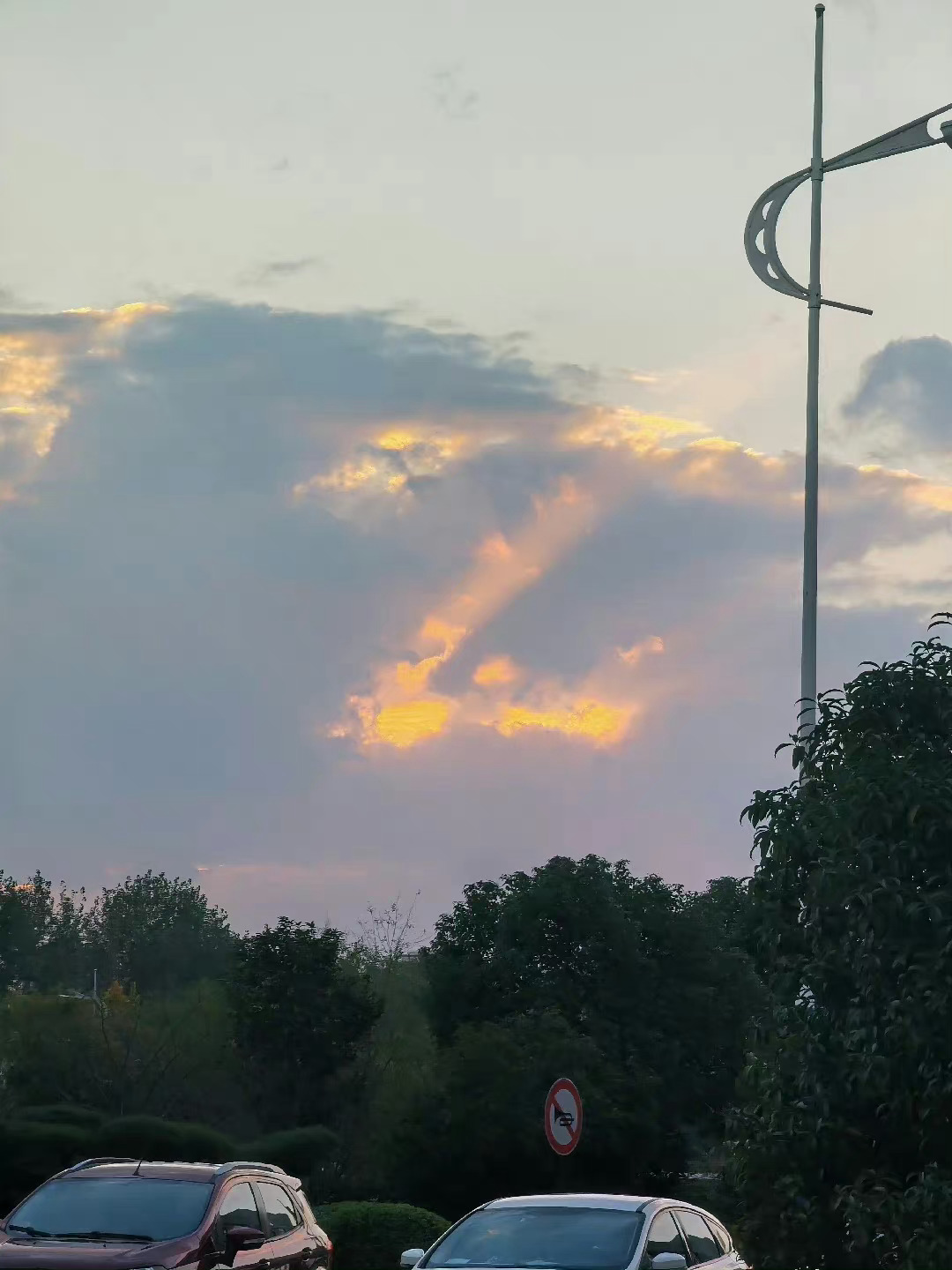 #俄乌局势新进展# 其实，相对于阿特木斯克的解放来说，在当下的俄乌战场上，基辅当