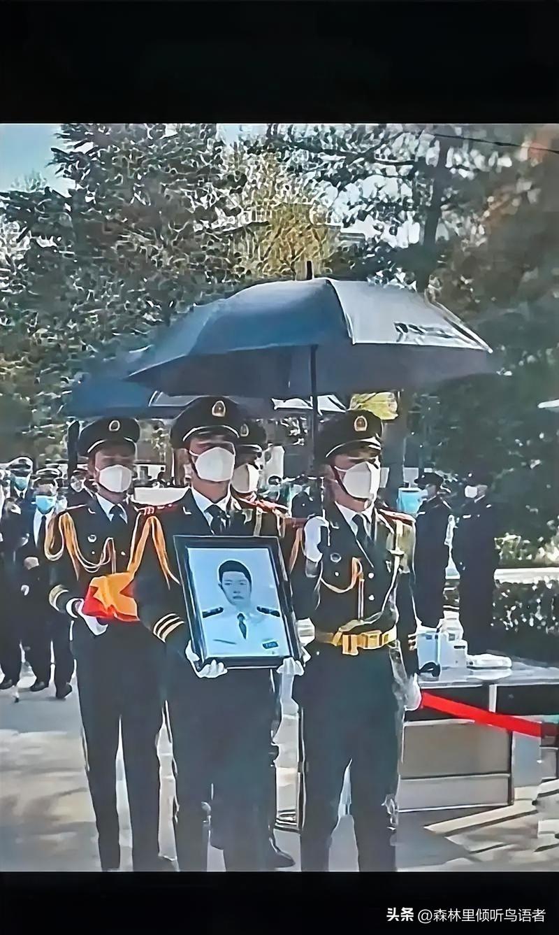 常瑞昭，男，1999年11月出生，陕西西安雁塔区人，中共党员，生前系南部战区海军