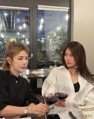 瑾汐的两个姐姐大哈二哈看起来确实像大女主，怎么看都和瑾汐不搭，不像同一类人，总觉