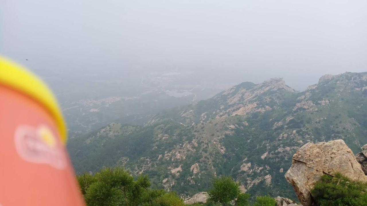 脑经急转弯:
1.有两个人掉进陷阱里面去，死的叫死人，活的叫什么？

2.012