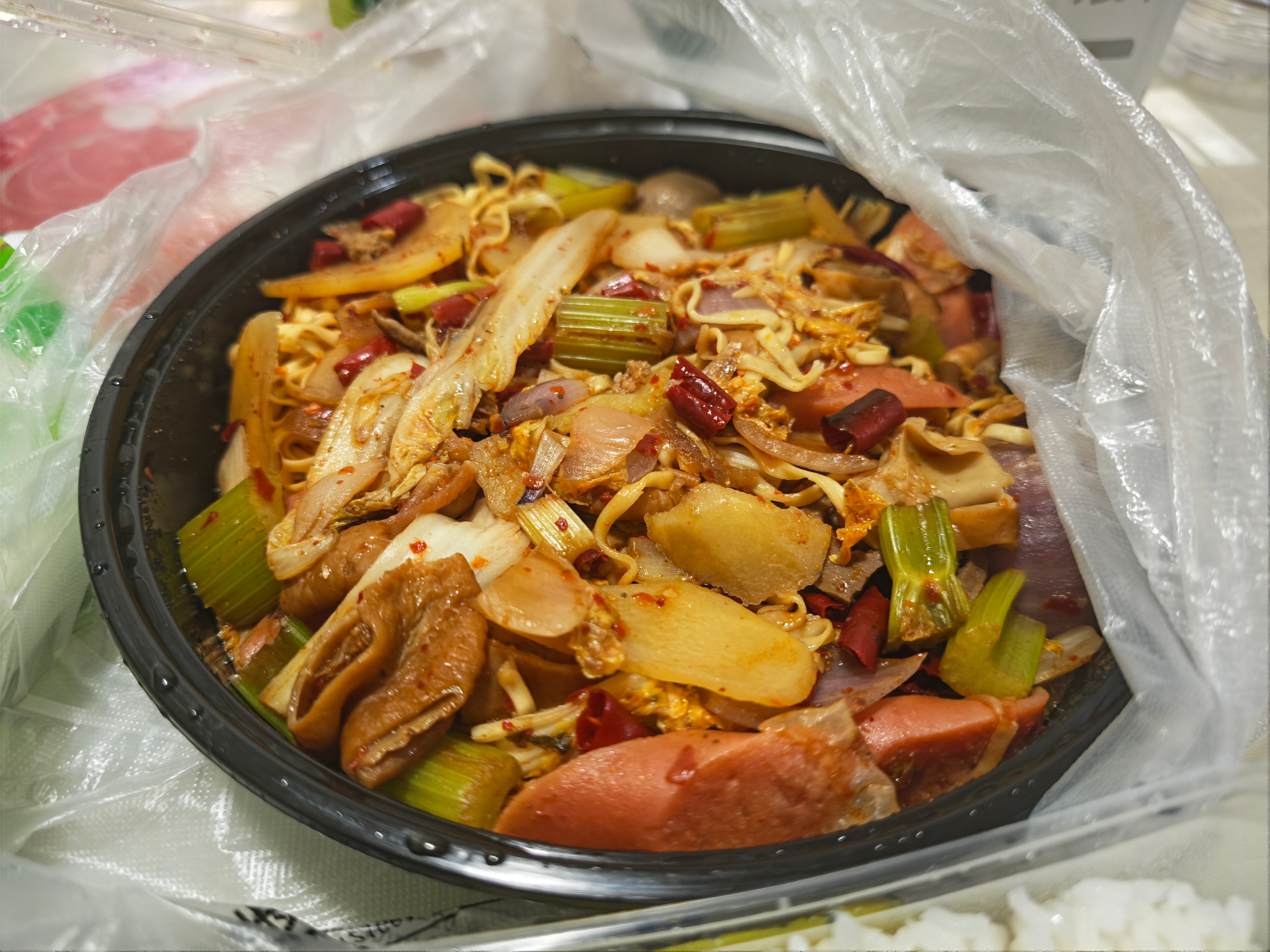 终于忙完了，开始吃饭了