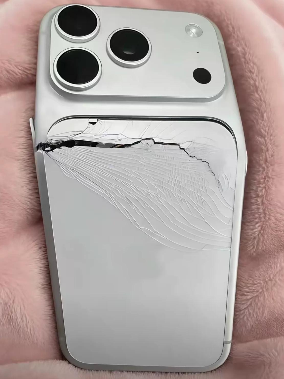 今天在广州鬼市花了1500元淘了一台iPhone17pro，但是坏了，你们觉得值