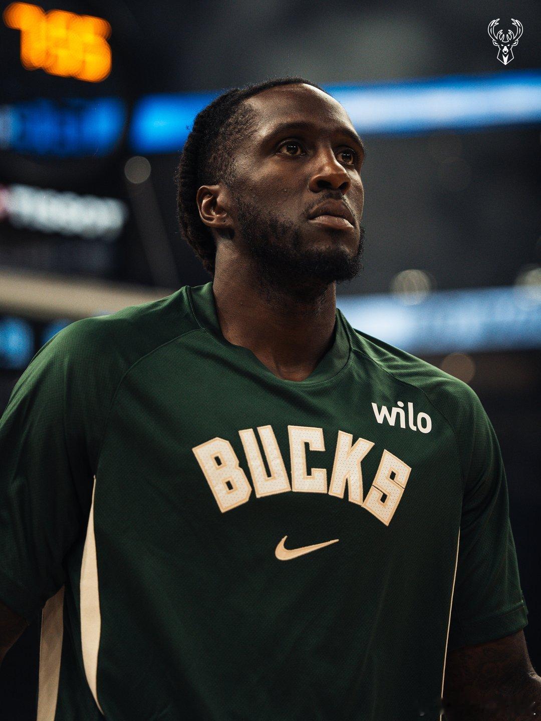 普林斯接受颈椎间盘突出手术，将无限期缺阵！ 