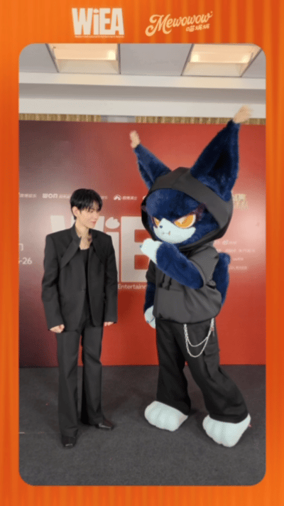 边伯贤进错拍后假装无事发生 谁懂啊！边伯贤进错拍秒装淡定，然后立刻表情管理开跳，