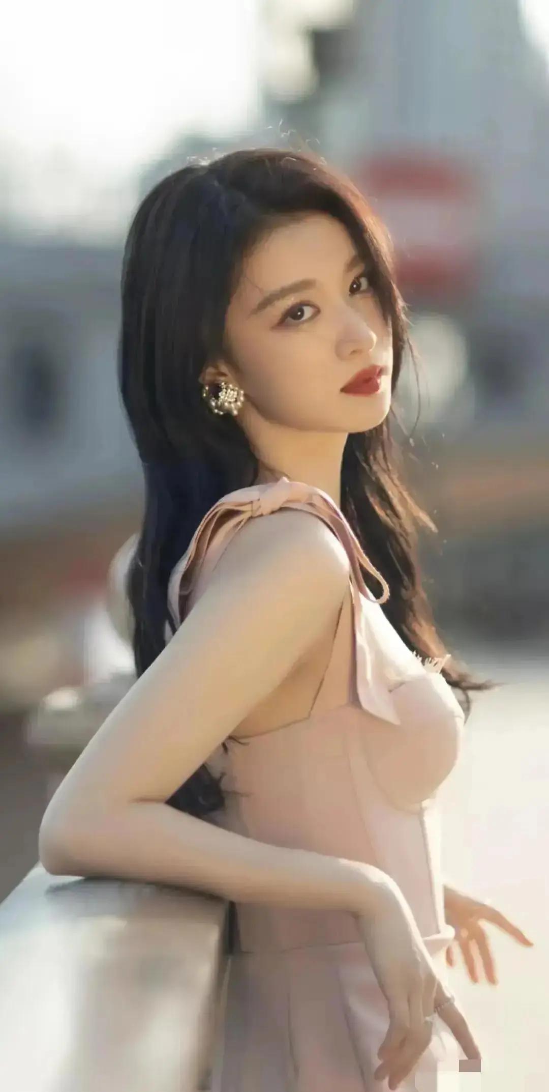 为什么东方女性更耐看?东方女人尤其中国女人，皮肤虽然不如欧洲白人皮肤白皙，但比白