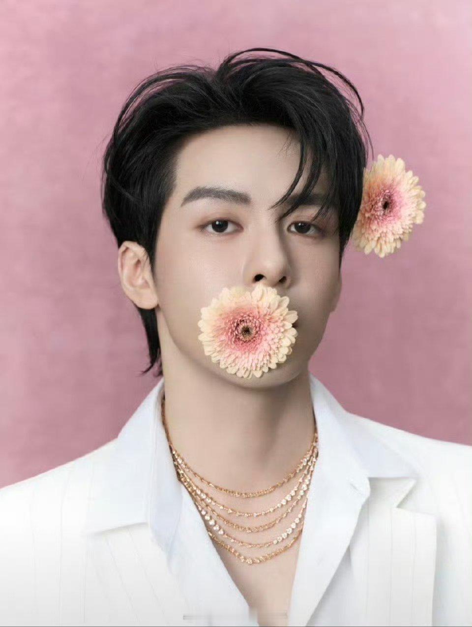 VOGUE首波明星造型出图：曾舜晞  宋威龙 田曦薇  张婧仪  ​​​