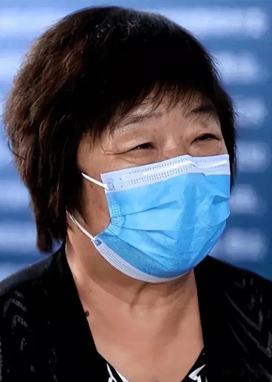 因为揭露“卖血丑闻”，从被打击报复、到离婚逃亡海外，最终客死他乡，王淑平的悲壮故