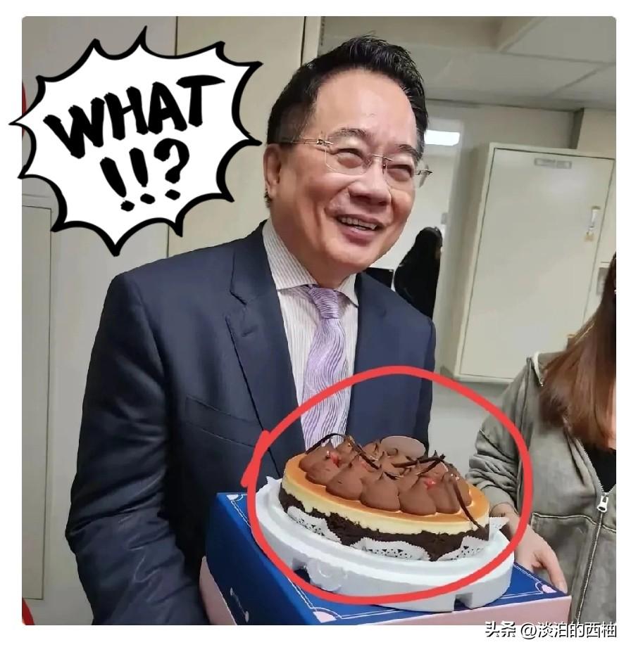 3月19号下午，一个即将入狱的人，在电视台演播厅里，被同事们围着送了一程。

7