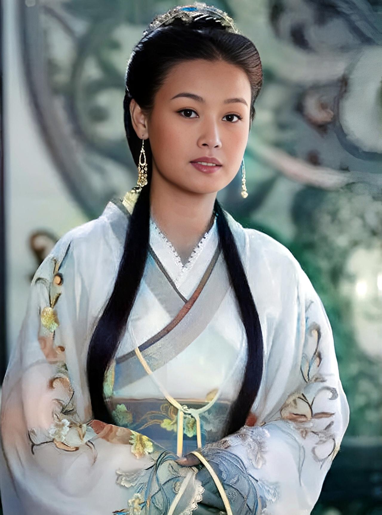 谢道韫：嫁给王羲之的儿子，才发现自己嫁了个废物

"未若柳絮因风起"，七个字，让