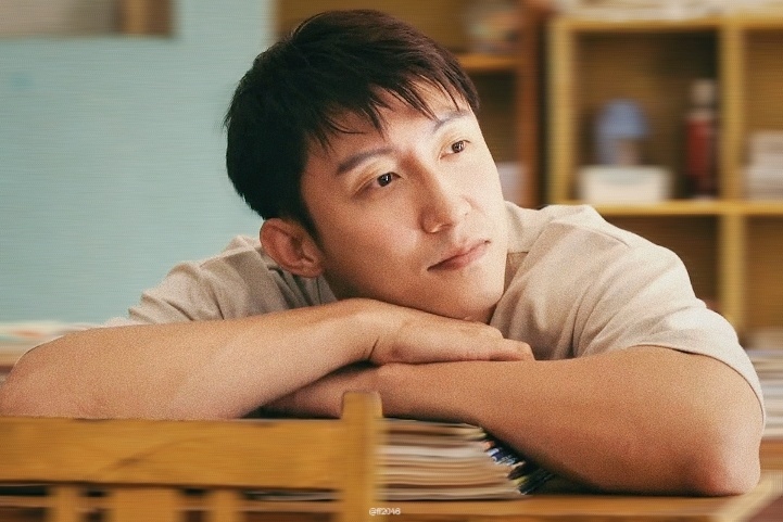 黄景瑜春节档富公哦许愿池开光般灵验，新剧如约而至。《飞驰人生3》赛道驰骋，《岁月