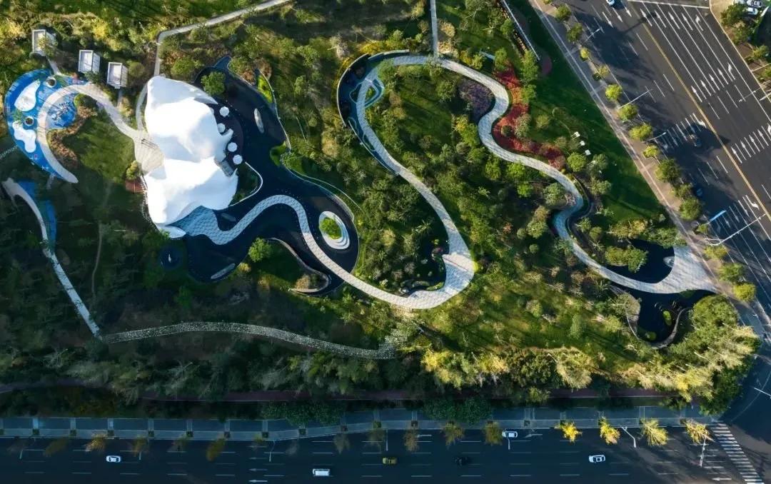 成都堪称“公园之城”，南门隐匿着一座宝藏公园——天府壹号公园。它位于寸土寸金的南
