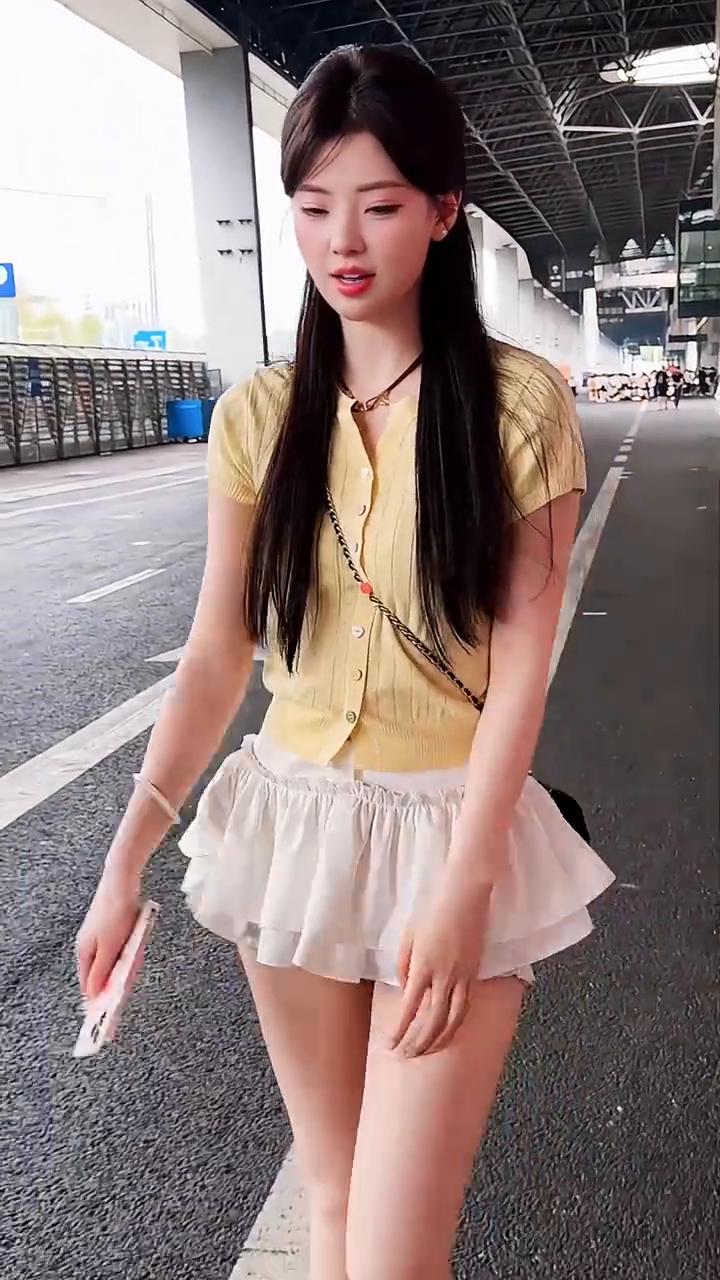 好累，累死了，不想干了，谁能帮我站车？这小刘可以穿着比基尼站。