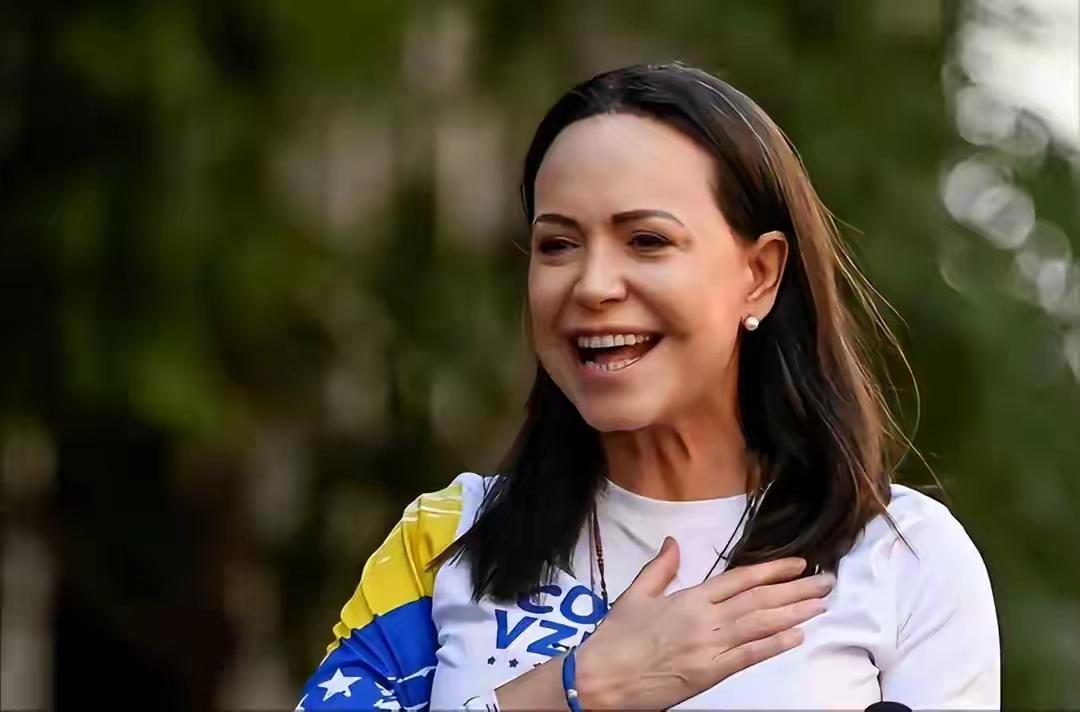 马杜罗被美国“绑架”后，在委内瑞拉带头闹颜色革命的玛丽亚·科里娜·马查多所说的幸