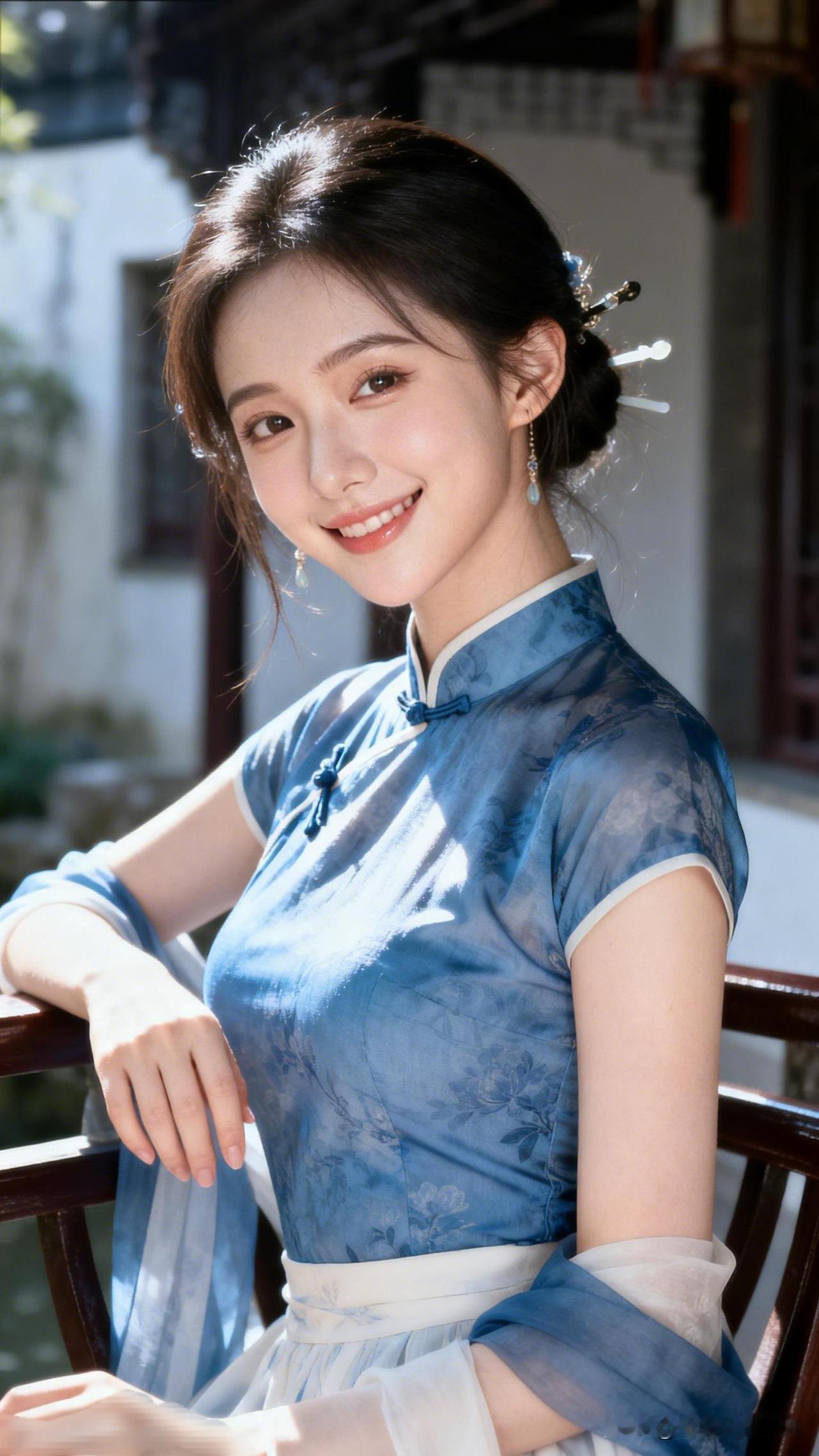 温婉古典，蓝衣少女倚栏笑。分享一个治愈系笑容