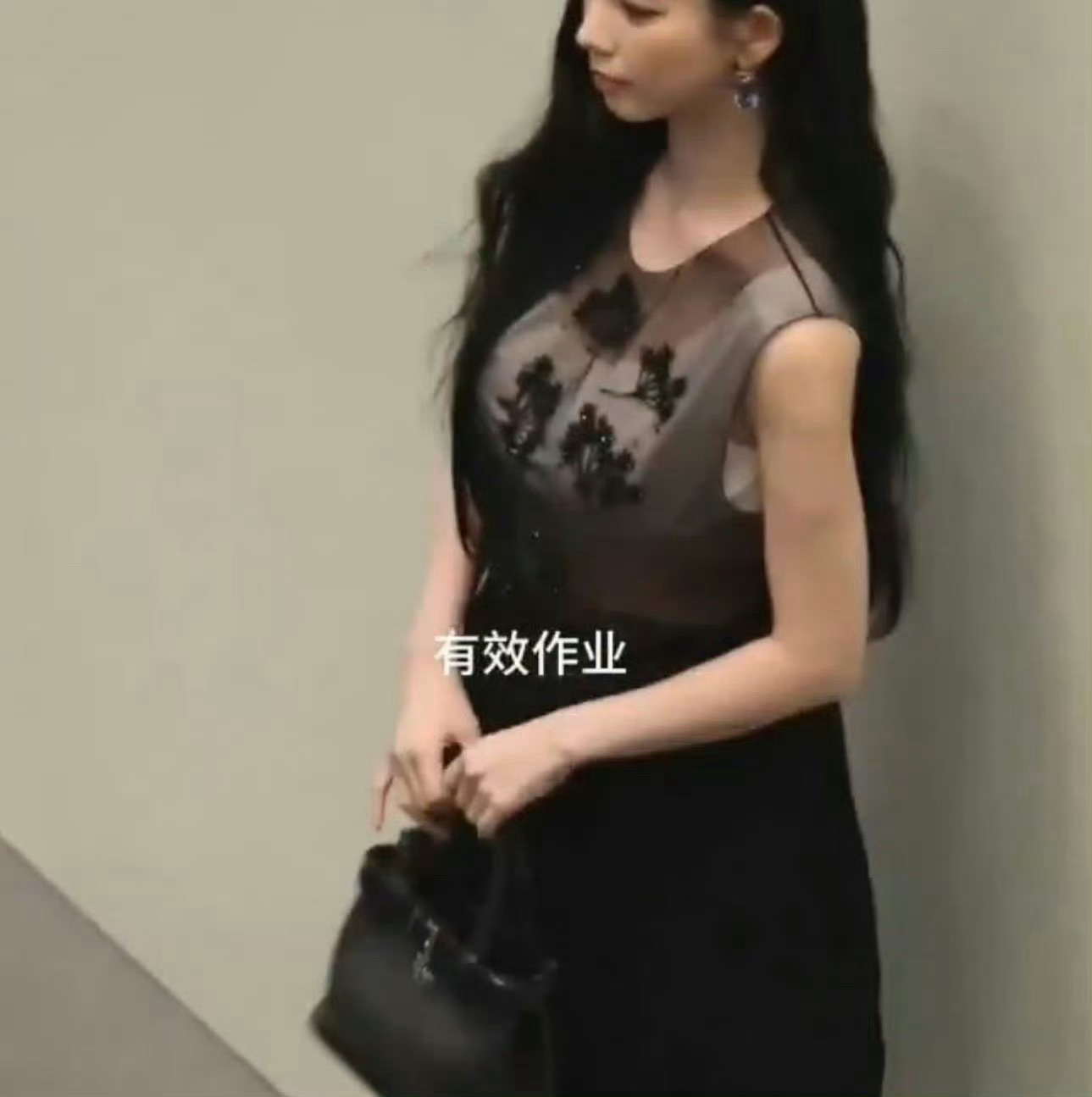 柳智敏 这胳膊是抽月旨抽的吗？怎么这么凹凸不平 ​​​