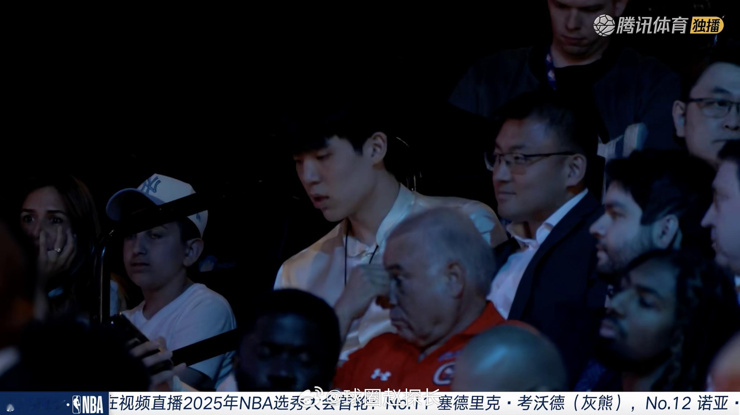 想知道小杨现在什么心情[嘻嘻] 2025nba选秀大会杨瀚森选出中国young 