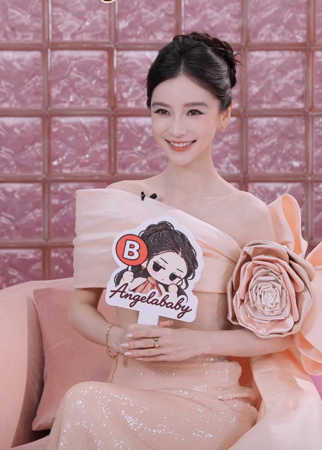 angelababy[超话] 🌸angelababy阿里北杯同框 星河耿耿，不