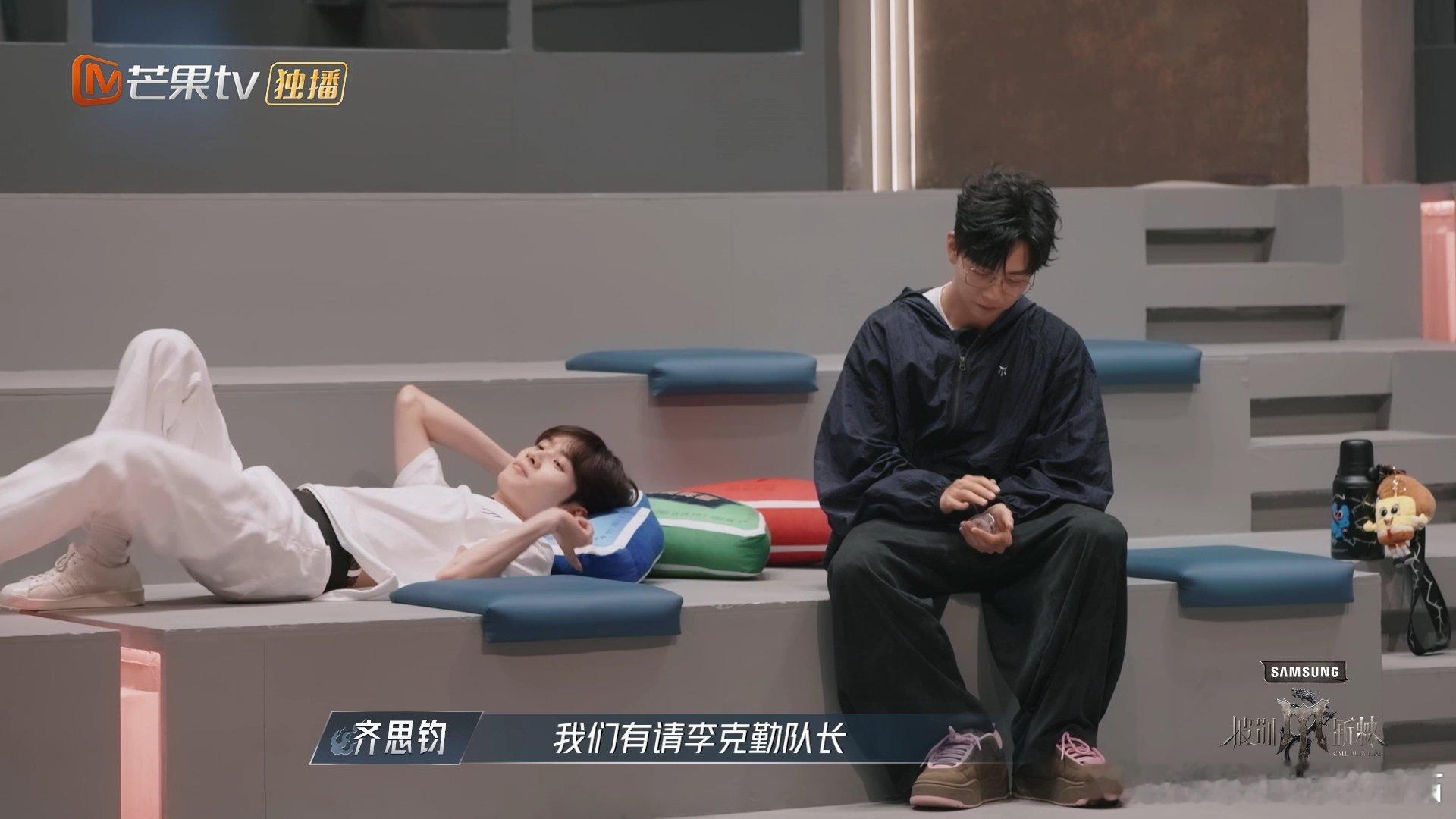#胡夏加入李克勤部落#胡夏好抢手啊，他选择加入李克勤部落真的有的看了，双强！#披