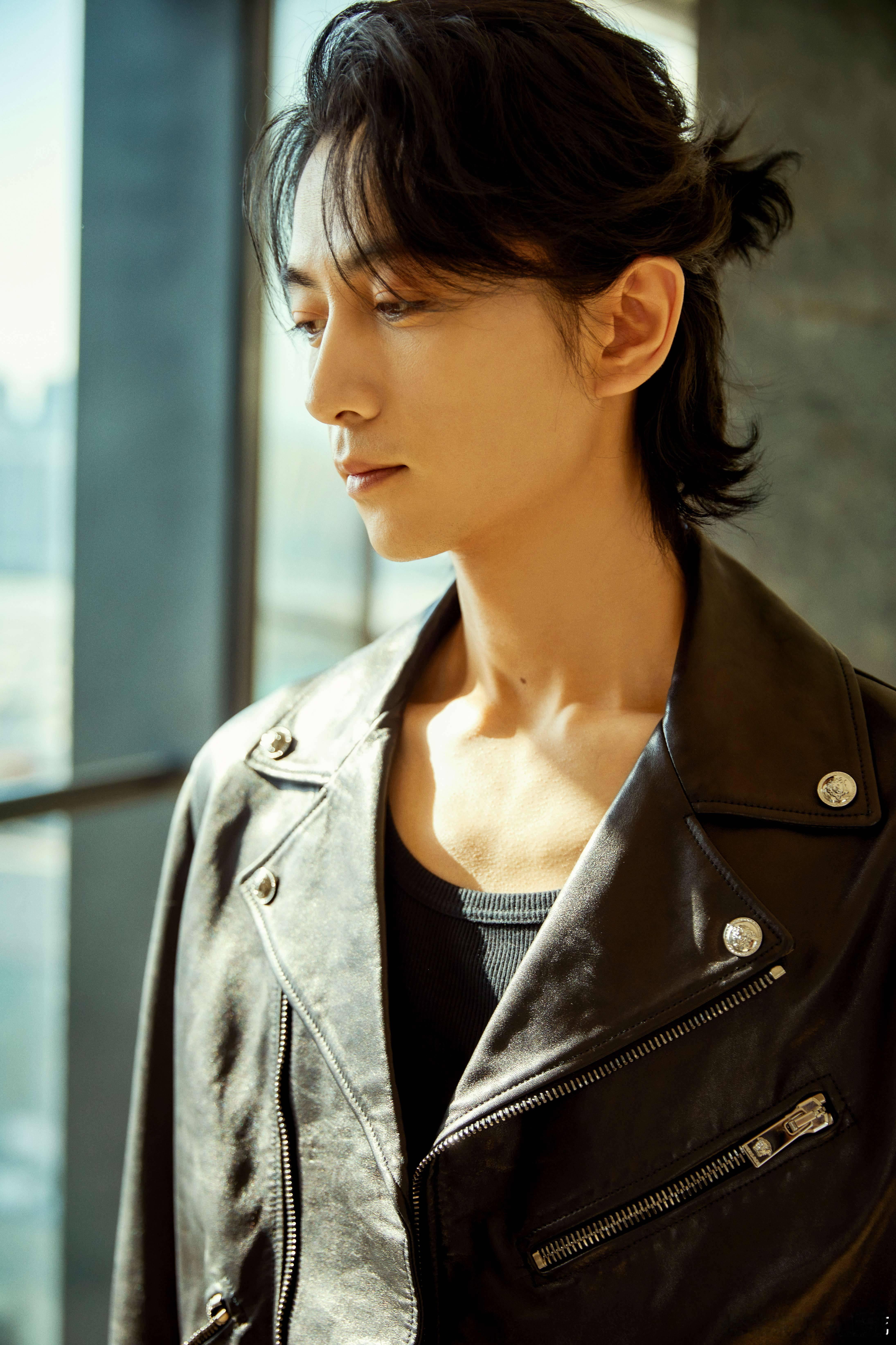 陈晓扎了个小揪揪陈晓11月上班plog陈晓抓住11月尾巴发了工作行程图 这次扎了