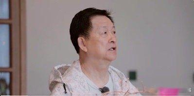 谢娜担任谢氏家族名誉会长谢氏家族聚餐🈶a谢娜帮爸爸卸任减负，还接下家族传承，我