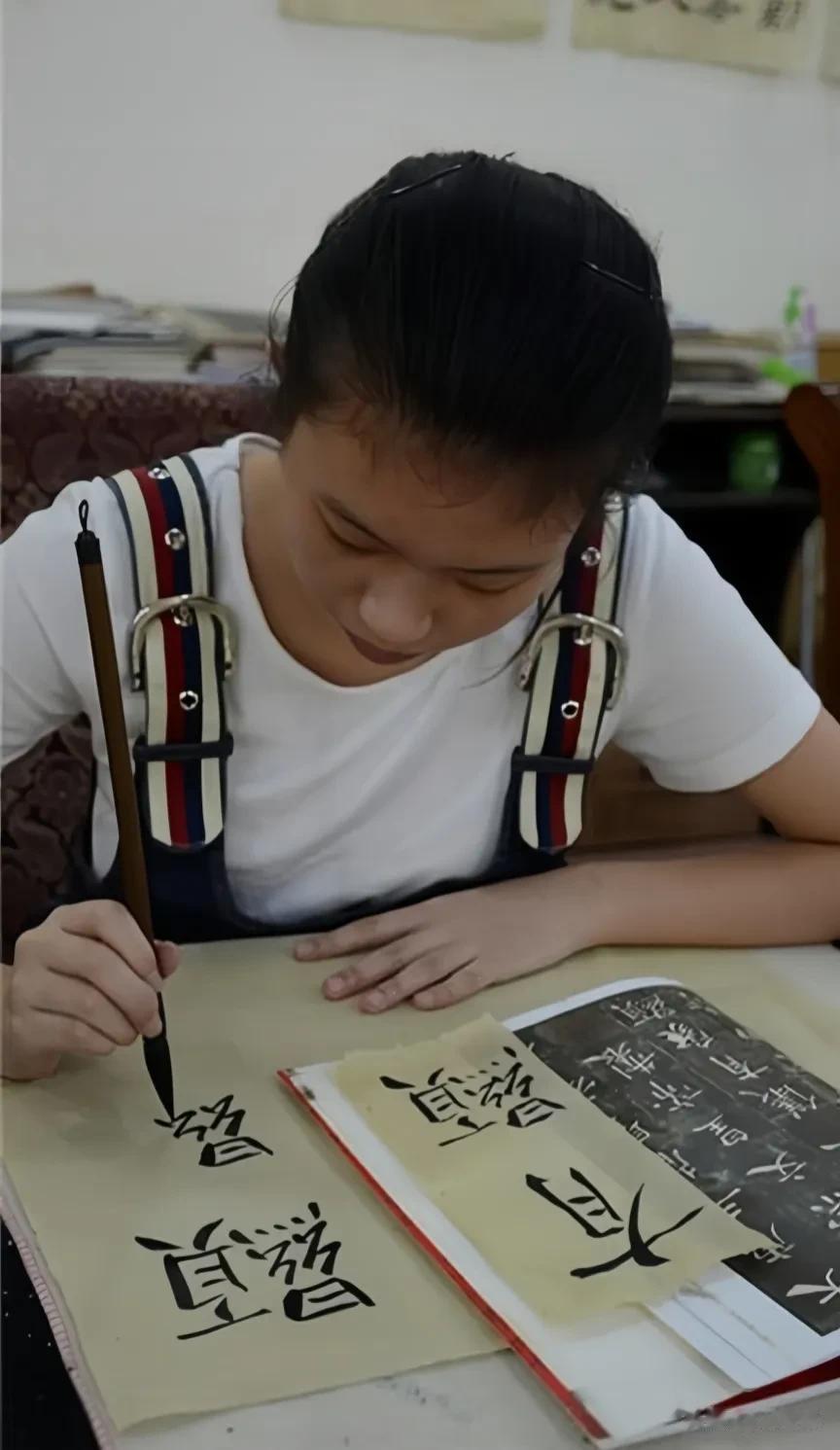 总有人呼吁恢复繁体字，但是你发现没？同为中华传统文化，却从来没人嚷嚷着要恢复文言