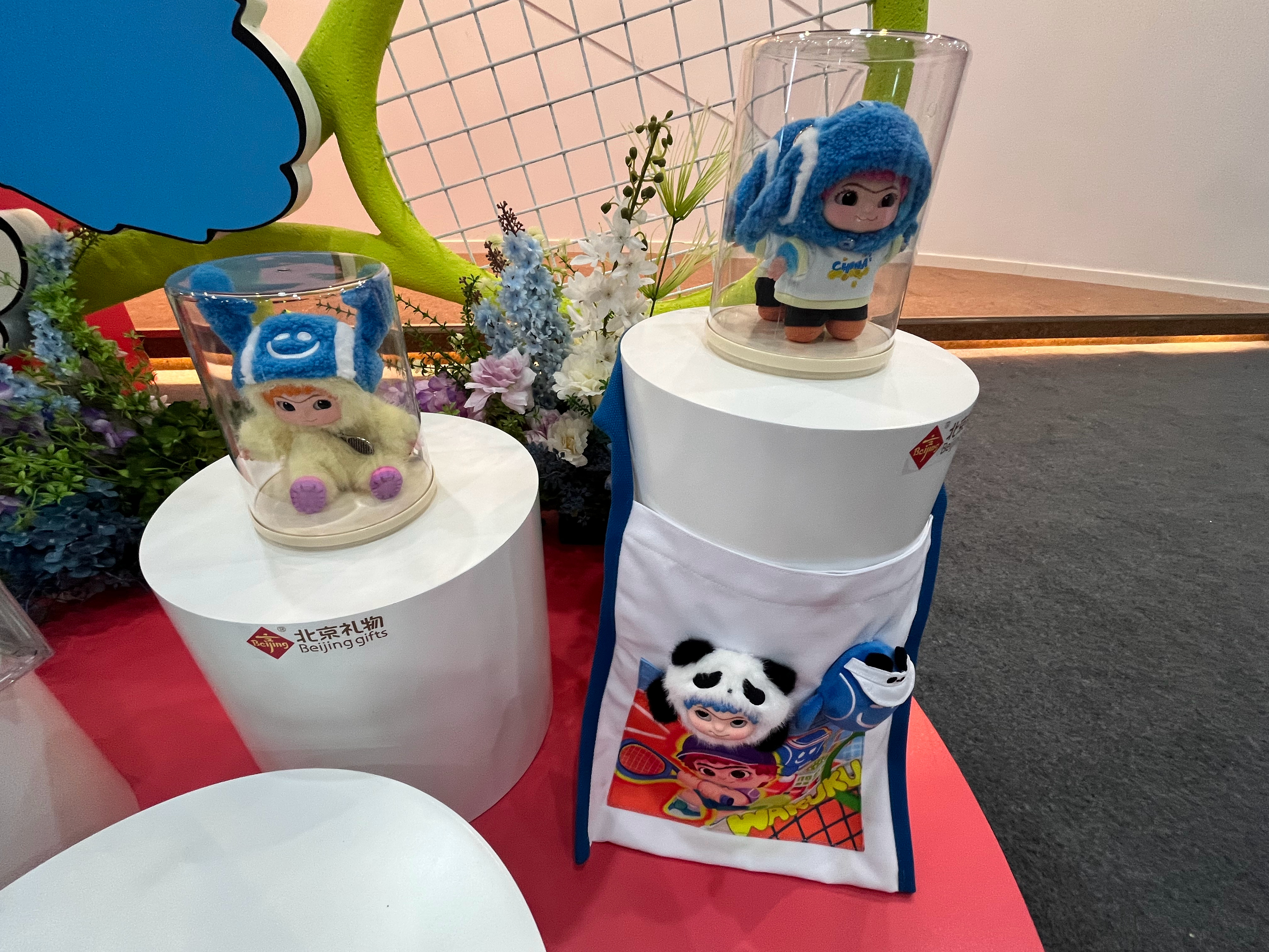 认识一个阿中的新朋友Wakuku ，期待2025中网 他们的联名产品！  ​​​