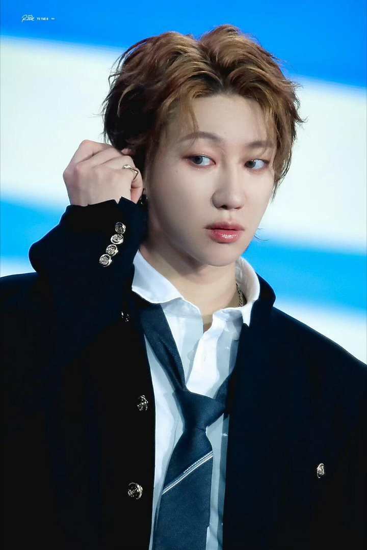 谁来管管徐明浩的幽默感徐明浩这么妙的嘛看艺术展是时尚酷盖，晚宴是清爽贵公子，分享