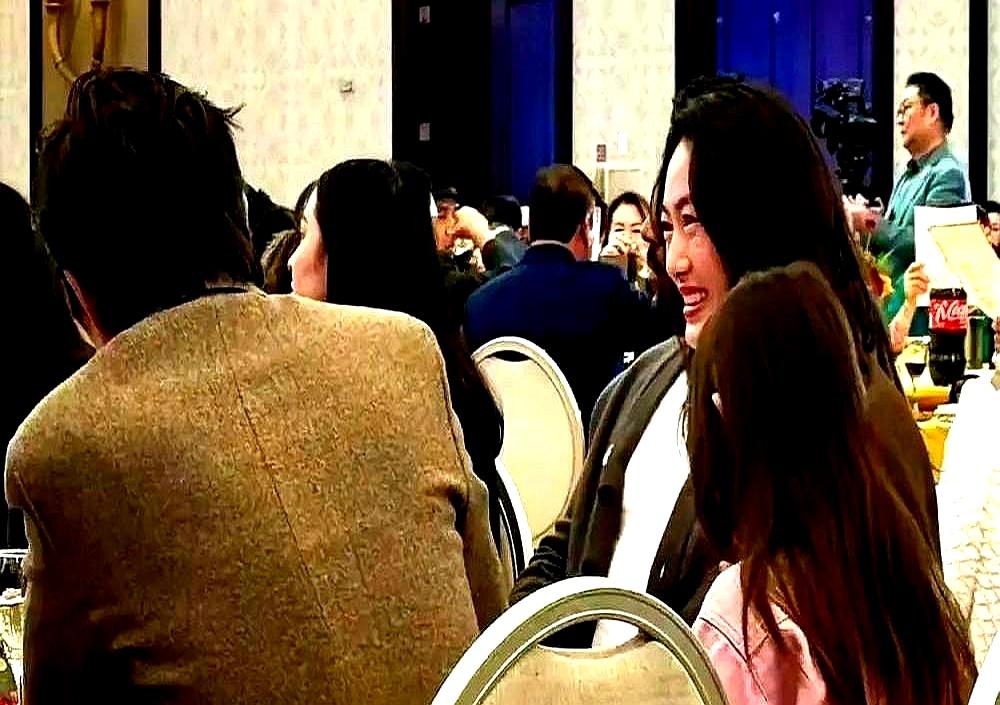 45岁张柏芝立好遗嘱，另一边，被骂像赵本山的陈冠希，身价已悄悄飙到20亿。
 