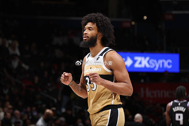 根据ESPN记者Shams Charania的消息，前NBA榜眼秀马文-巴格利三