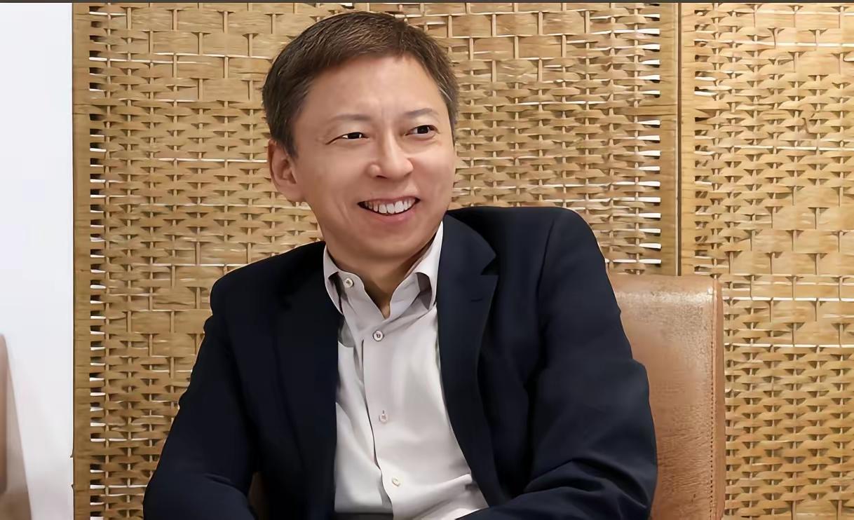 张朝阳不投资，反而赢了。
​12亿美元现金，一年利息超2亿。北京三栋楼，租金保守