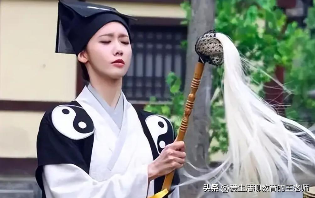 影视剧女演员颠覆你的认知
现在的电视剧、电影越来越离谱。尤其是里面的女演员，化妆