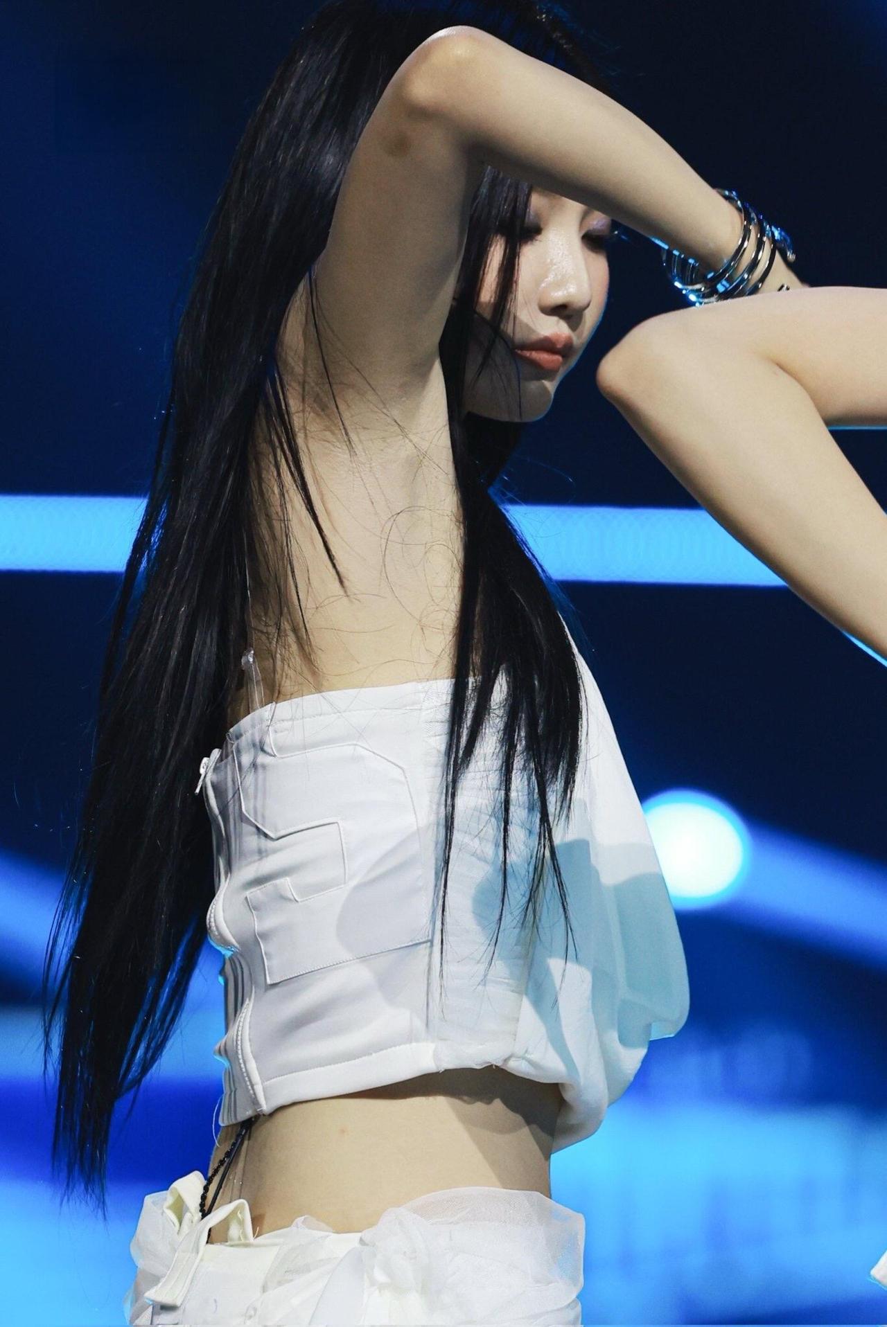 宁艺卓，好干净的一张脸！宁艺卓 腋下管理 干净女孩 干净又卫生