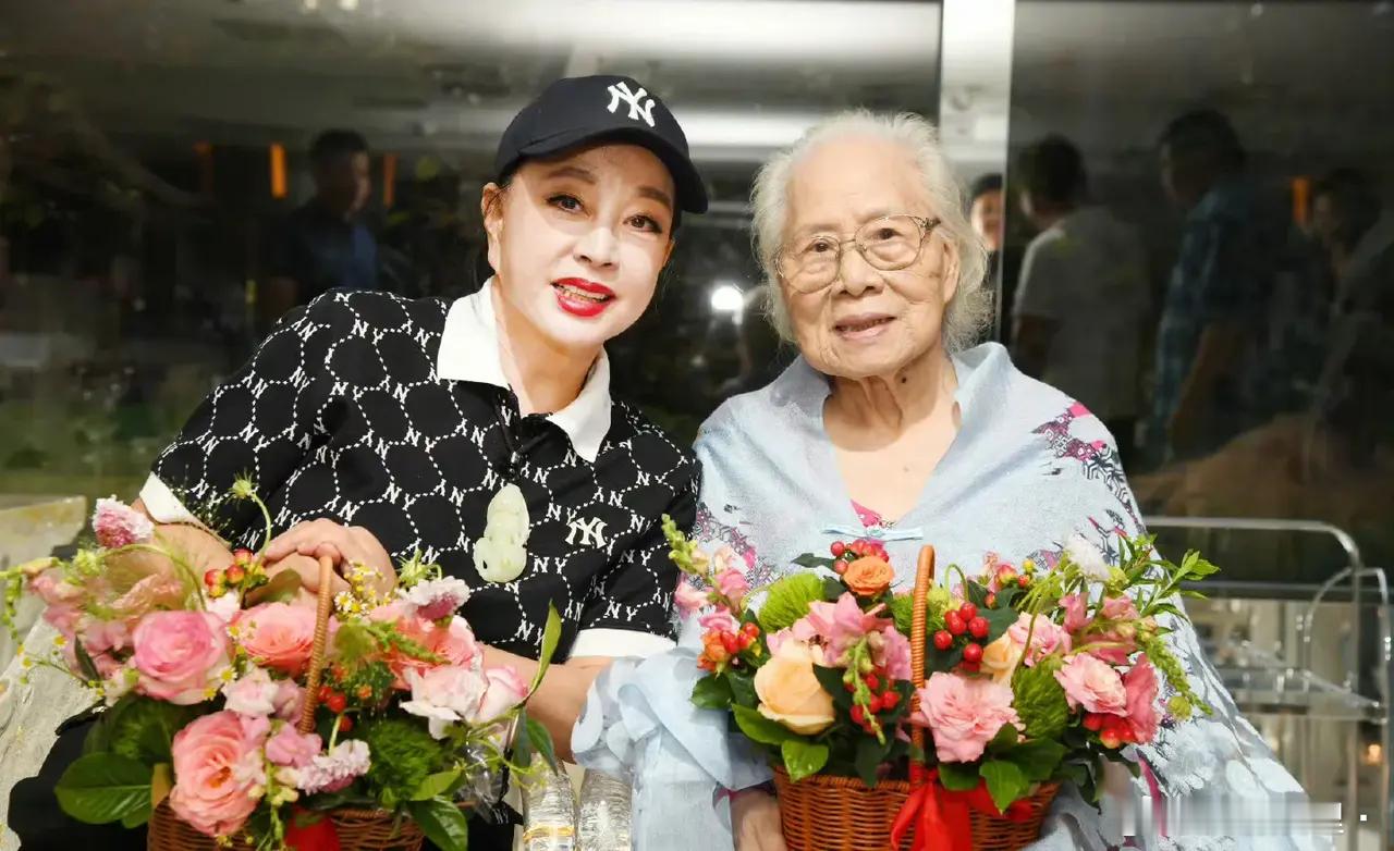 刘晓庆，凌晨发文！6月9日02：09分，就在许多人已经熟睡的时间，刘晓庆在社交平