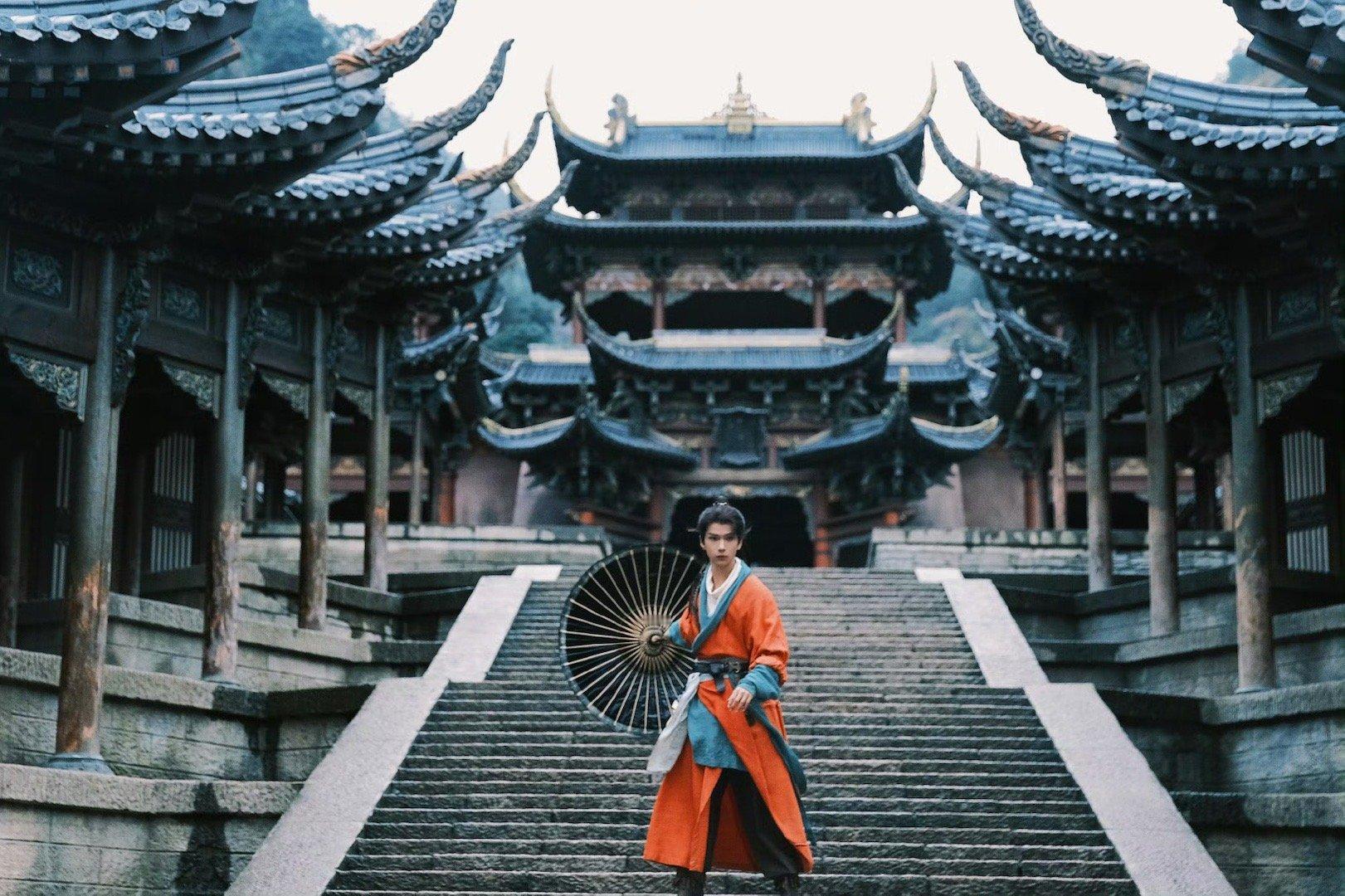 白鹿余承恩聚餐 多关注作品，私生活什么的根本不care，而且这种朋友之间的聚餐，