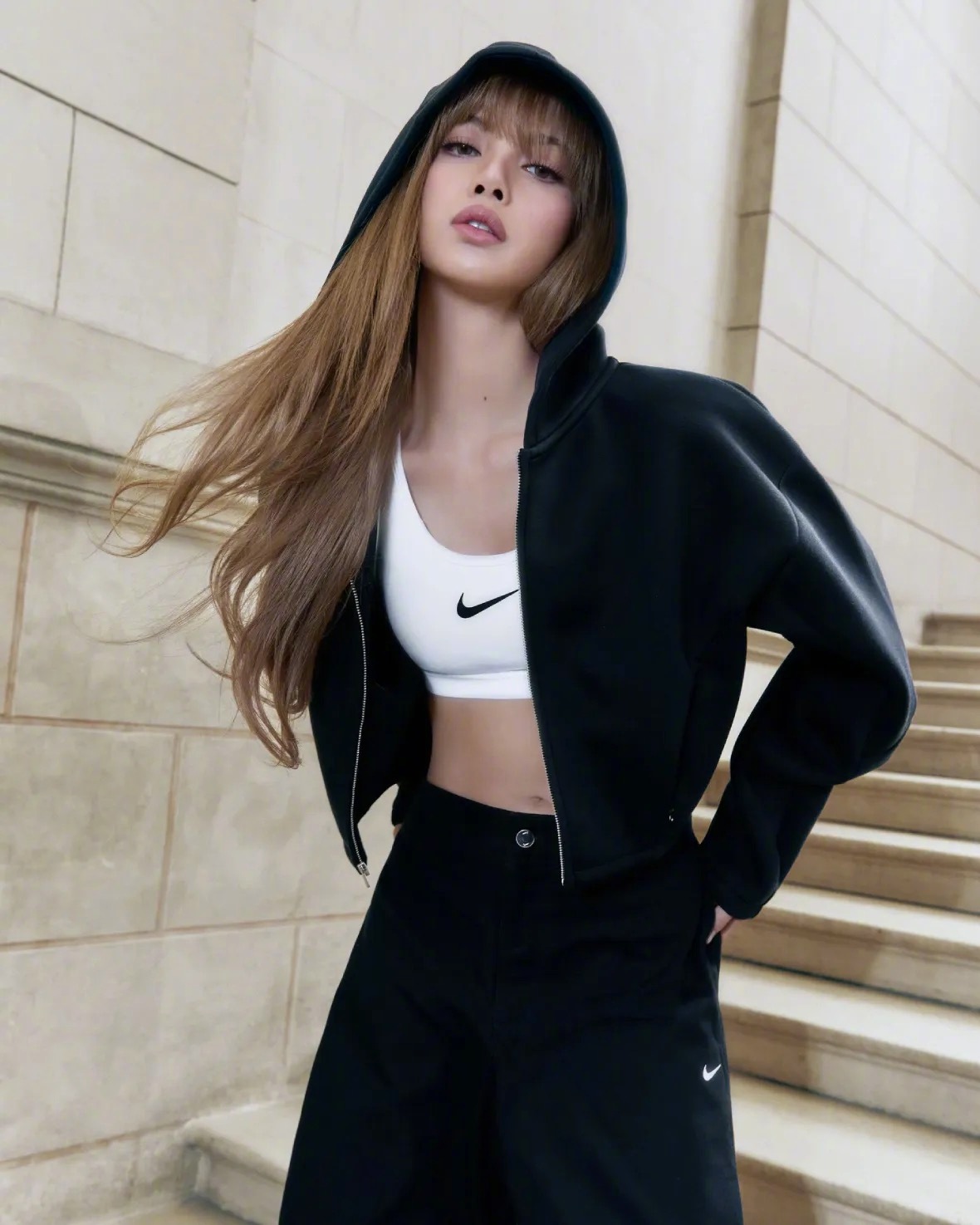 LISA x Nike耐克官宣LISA成为品牌全球代言人，未来将推出联名系列和个