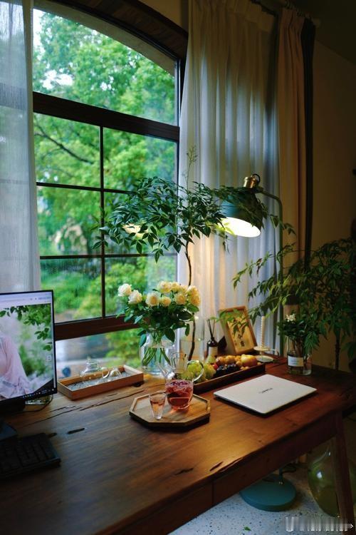 人无完人
金无足赤
人与人相处
有矛盾很正常
积怨恨也难免
忍一时
风平浪静
退