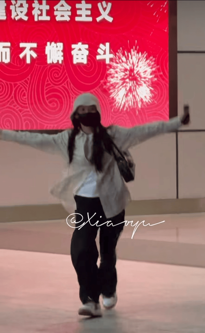 田曦薇素颜饭撒永远真诚，永远值得被爱。 