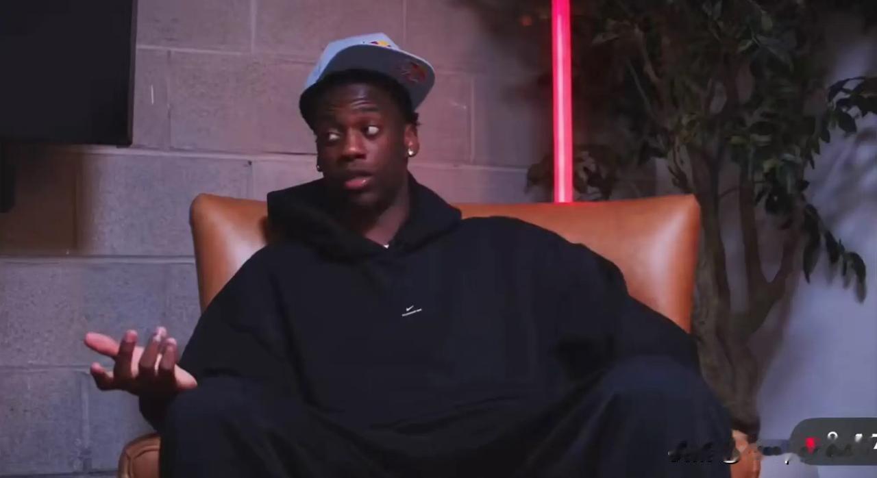 全美热门新秀AJ-迪班萨在接受采访时，谈到了自己进入NBA后最渴望交手的球员。