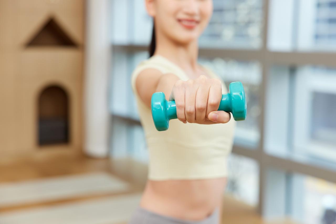 【女性健康秘诀，多做力这项训练！】

健闻登顶计划 

随着女性健身意识的不断提