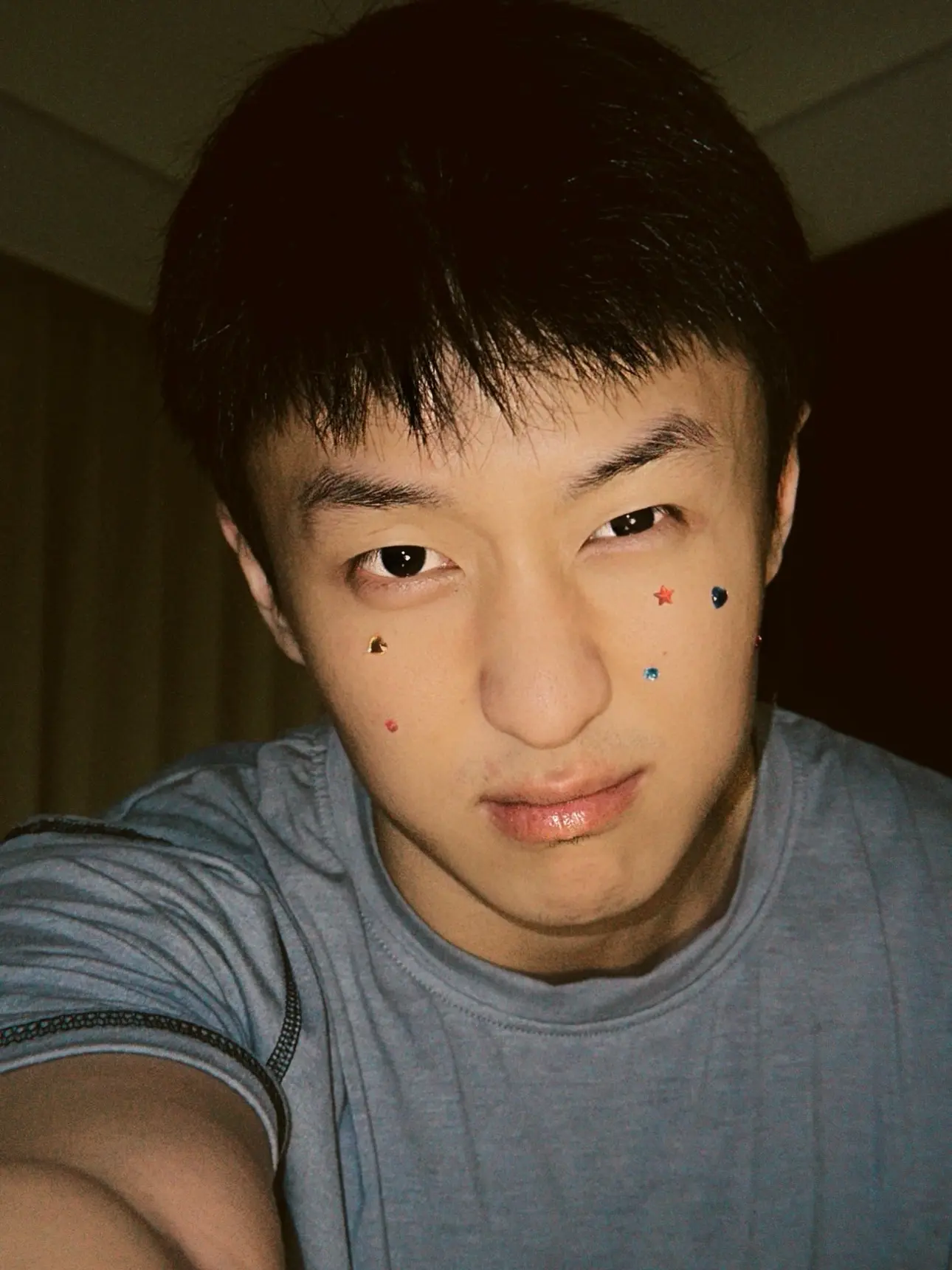 生活给我的每一拳，我都全盘接受！我没说不甘心，只是有些拳在不合时宜的时...