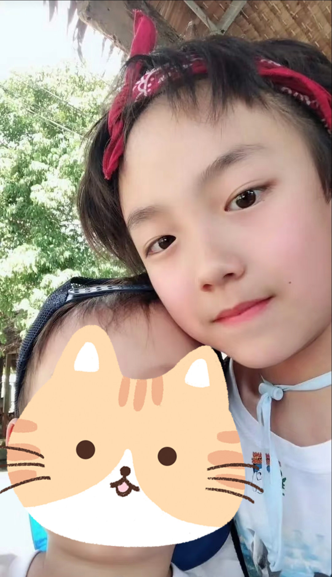苏新皓说他小时候给他弟弟冲过奶粉，他弟需要喝奶粉的时候新皓也没有很大吧哈哈哈好哥